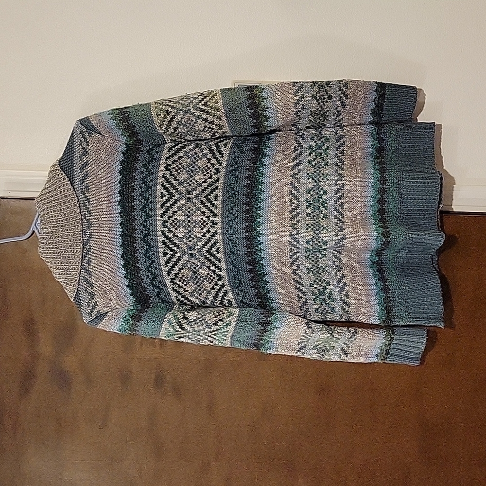 Sweater - Picture 2 of 3